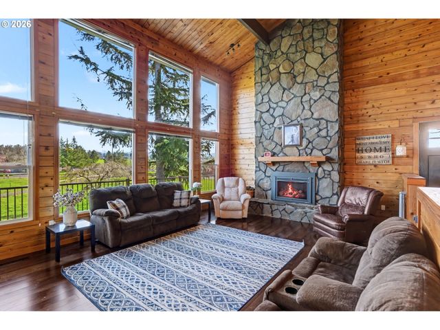 9915 MARQUAM Cir, Molalla, OR 97038