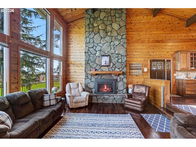 9915 MARQUAM Cir, Molalla, OR 97038