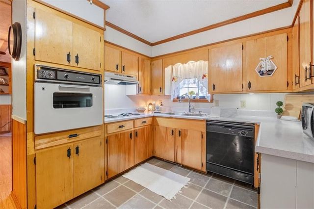 463 Compton SE Road, Silver Creek, GA 30173