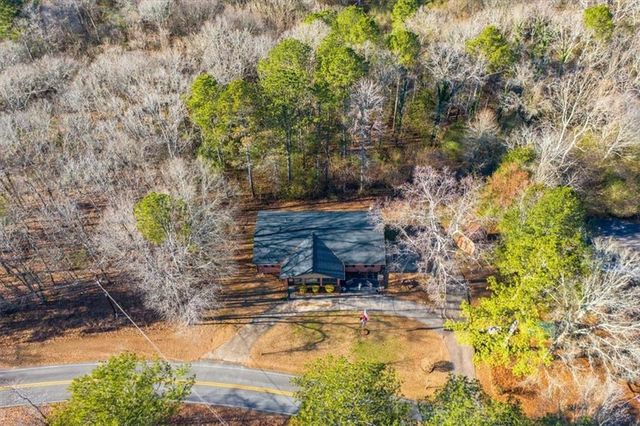 463 Compton SE Road, Silver Creek, GA 30173
