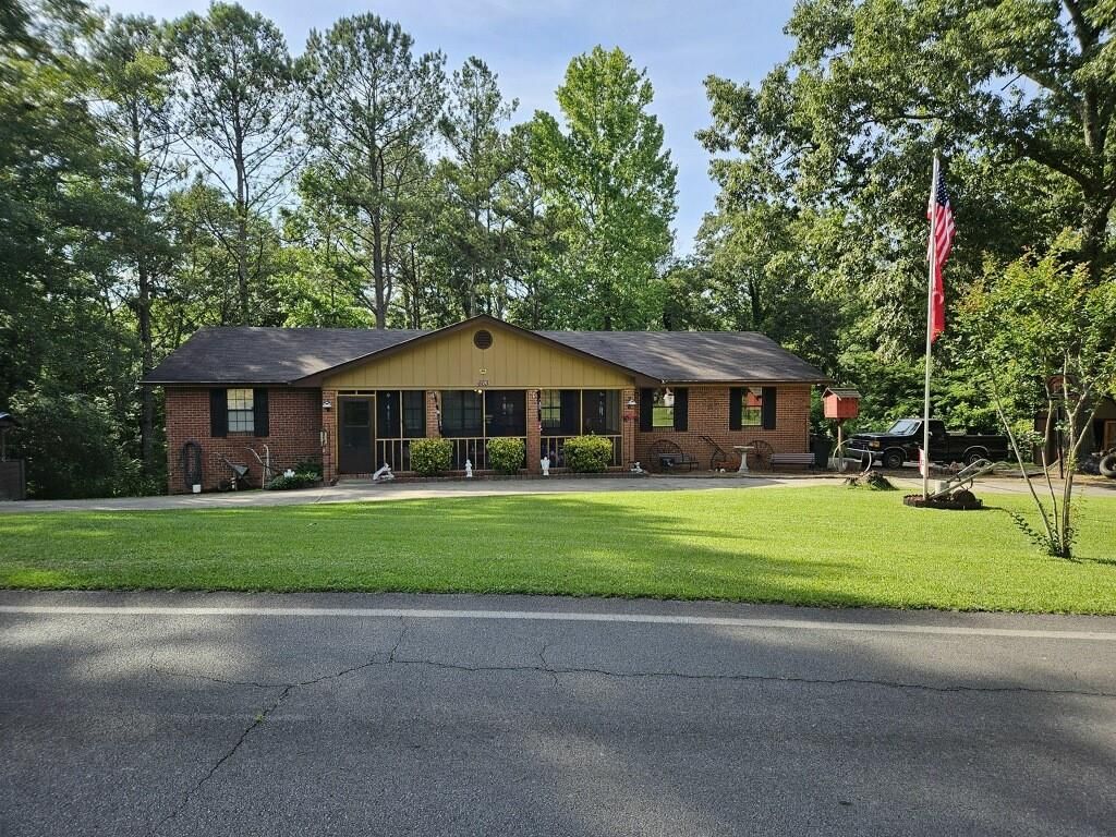 463 Compton SE Road, Silver Creek, GA 30173