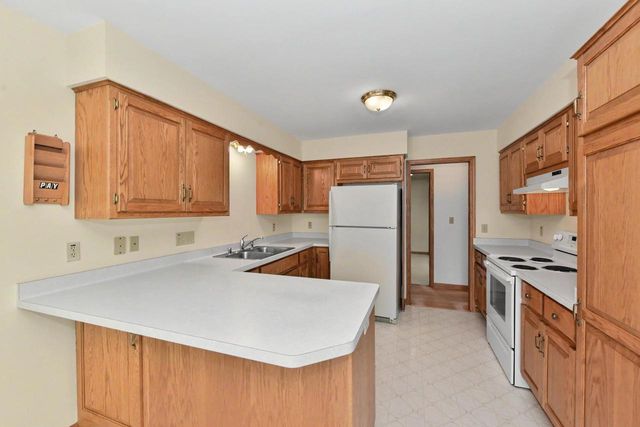 N22W26761 Shooting Star ROAD, Pewaukee, WI 53072