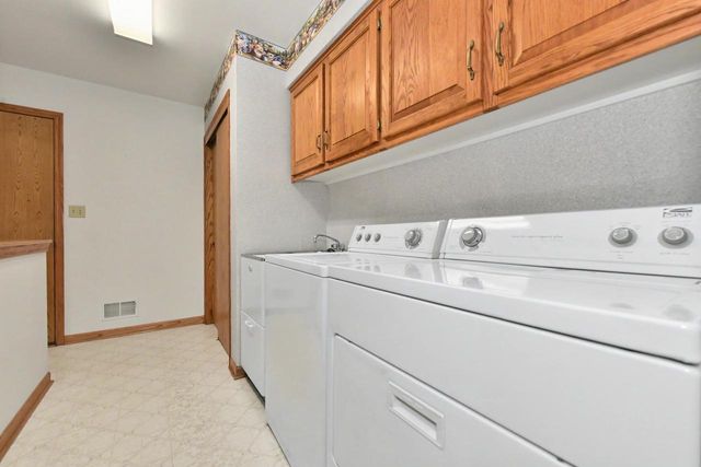 N22W26761 Shooting Star ROAD, Pewaukee, WI 53072
