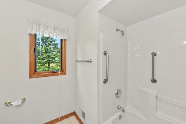 N22W26761 Shooting Star ROAD, Pewaukee, WI 53072