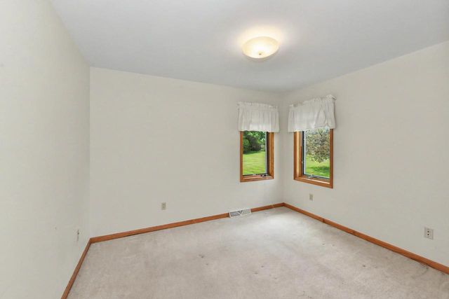N22W26761 Shooting Star ROAD, Pewaukee, WI 53072