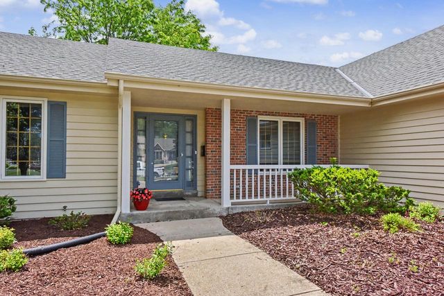 N22W26761 Shooting Star ROAD, Pewaukee, WI 53072