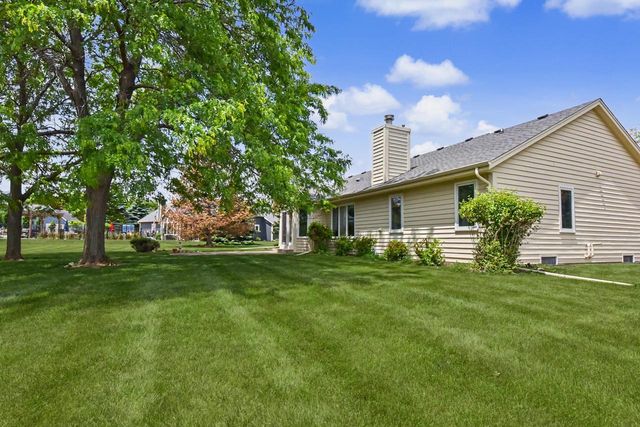 N22W26761 Shooting Star ROAD, Pewaukee, WI 53072