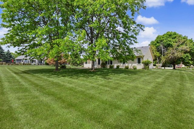 N22W26761 Shooting Star ROAD, Pewaukee, WI 53072