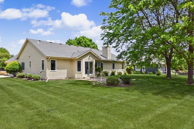 N22W26761 Shooting Star ROAD, Pewaukee, WI 53072