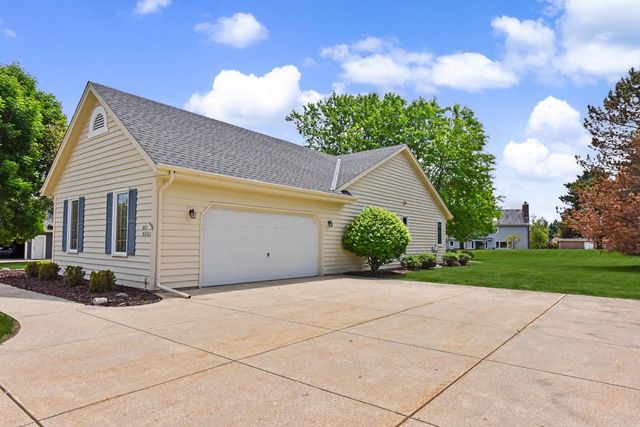 N22W26761 Shooting Star ROAD, Pewaukee, WI 53072