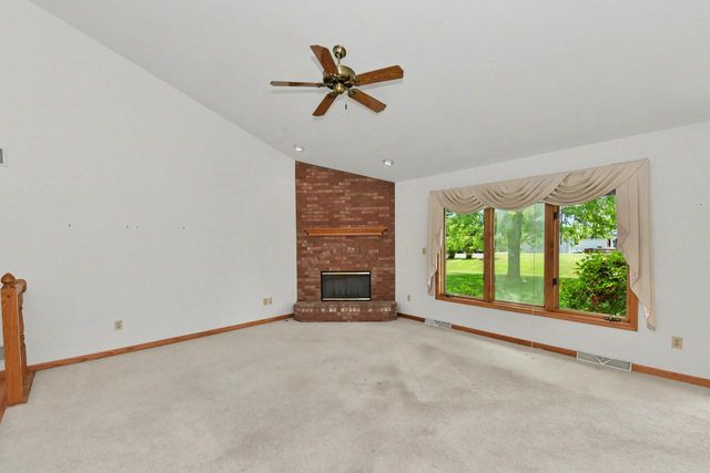 N22W26761 Shooting Star ROAD, Pewaukee, WI 53072