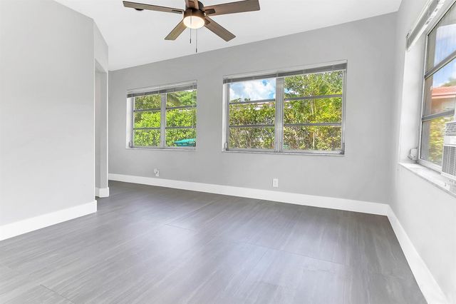 7609 NW 70 Avenue, Tamarac, FL 33321