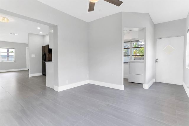 7609 NW 70 Avenue, Tamarac, FL 33321