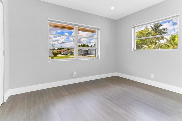 7609 NW 70 Avenue, Tamarac, FL 33321