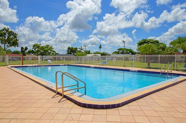 7609 NW 70 Avenue, Tamarac, FL 33321