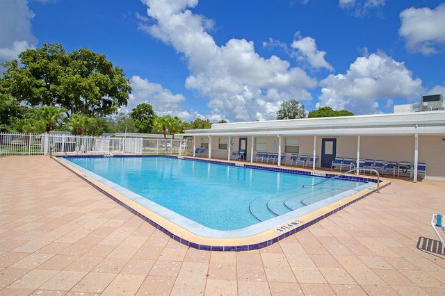 7609 NW 70 Avenue, Tamarac, FL 33321