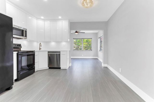 7609 NW 70 Avenue, Tamarac, FL 33321