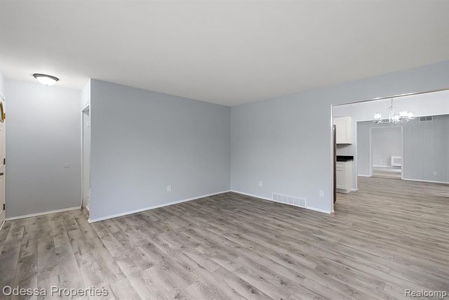 32038 Pembroke Street, Livonia, MI 48152