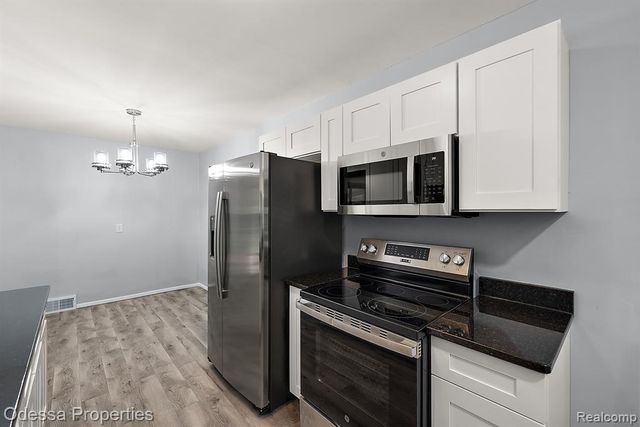 32038 Pembroke Street, Livonia, MI 48152