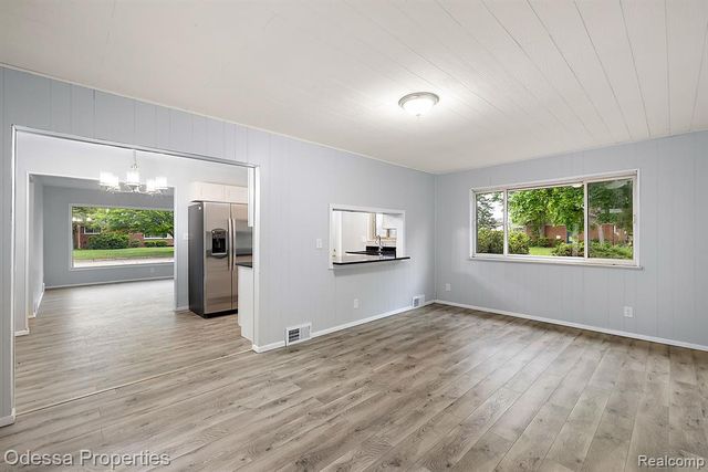 32038 Pembroke Street, Livonia, MI 48152