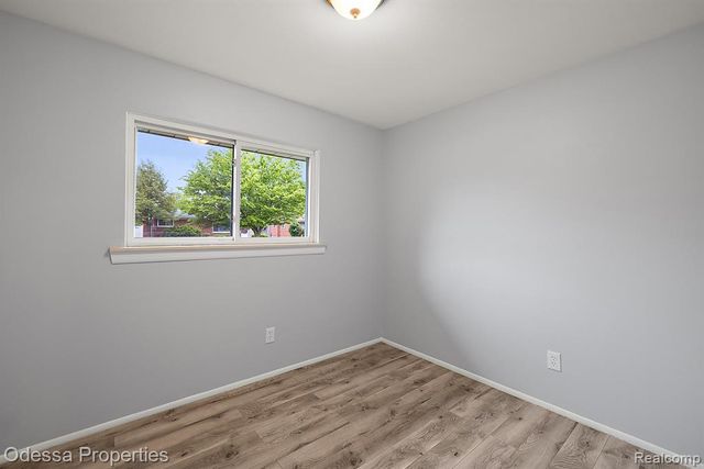 32038 Pembroke Street, Livonia, MI 48152