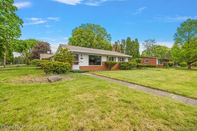 32038 Pembroke Street, Livonia, MI 48152