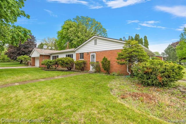 32038 Pembroke Street, Livonia, MI 48152