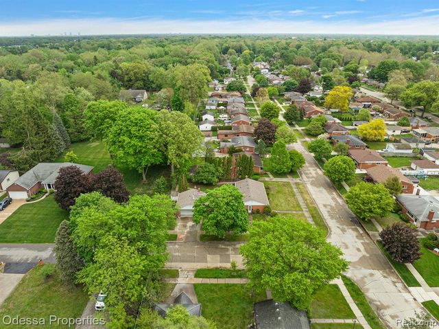 32038 Pembroke Street, Livonia, MI 48152