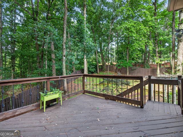 325 Camber Woods Court, Roswell, GA 30076