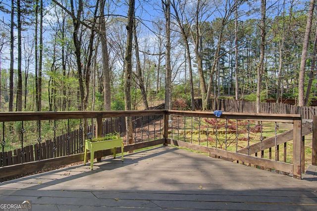 325 Camber Woods Court, Roswell, GA 30076