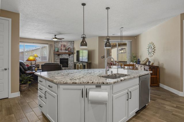 1827 Truchas Peak Trail NE, Rio Rancho, NM 87144