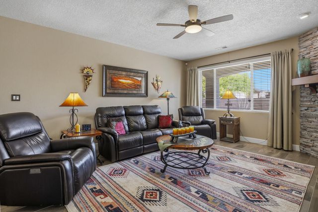 1827 Truchas Peak Trail NE, Rio Rancho, NM 87144