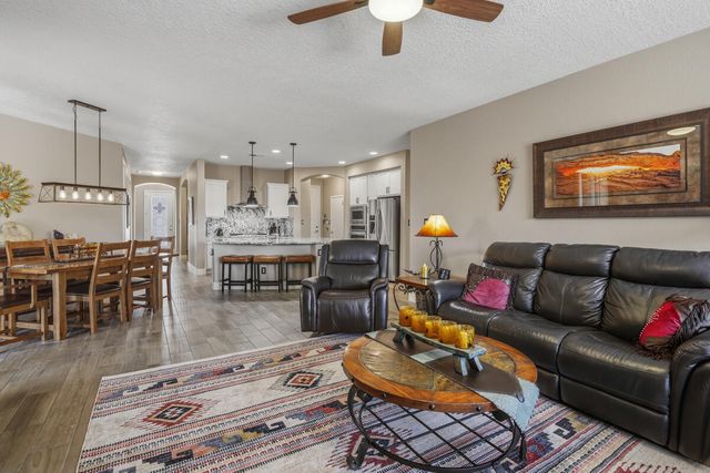 1827 Truchas Peak Trail NE, Rio Rancho, NM 87144
