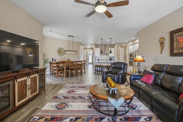 1827 Truchas Peak Trail NE, Rio Rancho, NM 87144