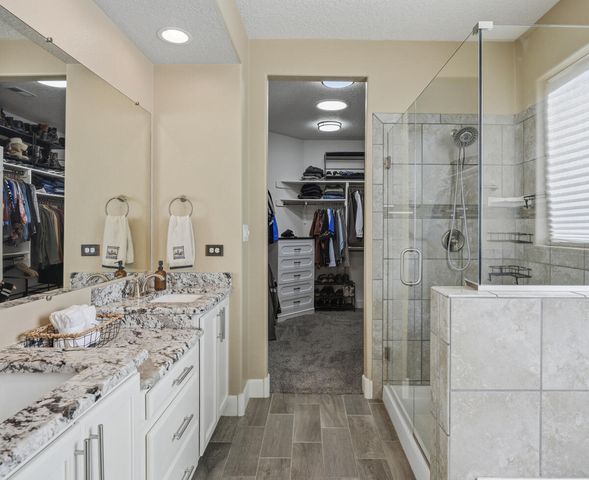 1827 Truchas Peak Trail NE, Rio Rancho, NM 87144