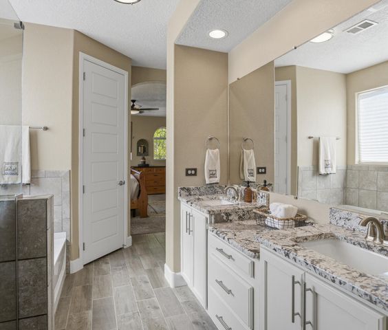 1827 Truchas Peak Trail NE, Rio Rancho, NM 87144