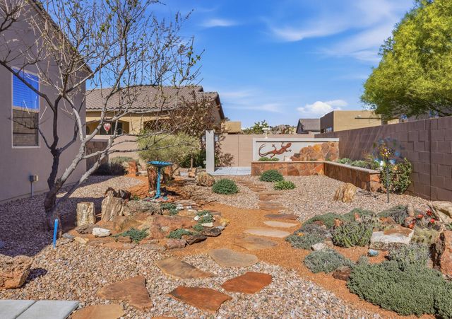1827 Truchas Peak Trail NE, Rio Rancho, NM 87144
