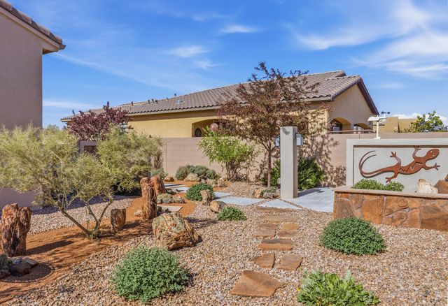 1827 Truchas Peak Trail NE, Rio Rancho, NM 87144