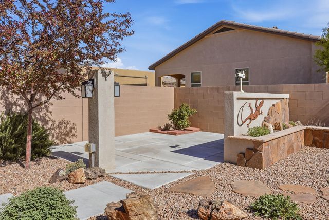 1827 Truchas Peak Trail NE, Rio Rancho, NM 87144