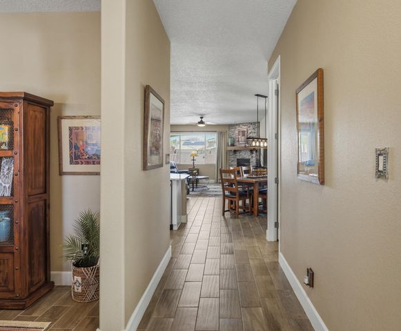 1827 Truchas Peak Trail NE, Rio Rancho, NM 87144