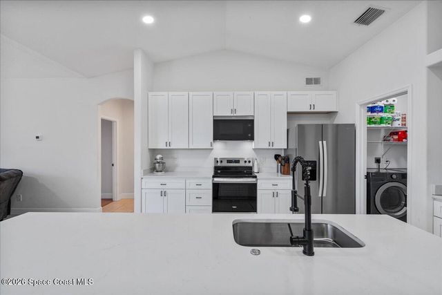356 Olster Street SW, Palm Bay, FL 32908