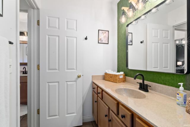 10411 Devon Court, Newburgh, IN 47630