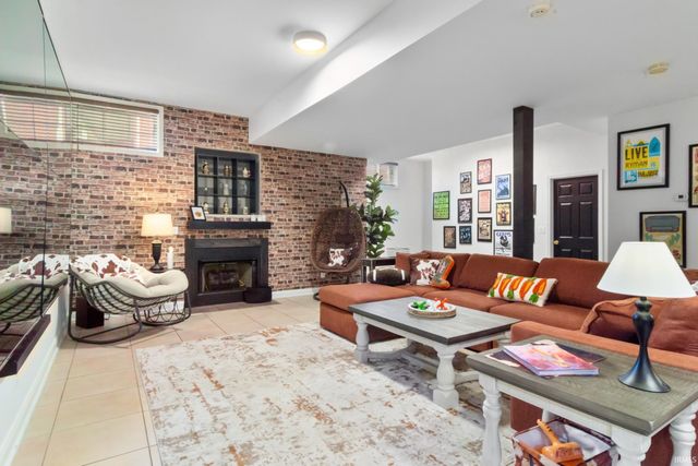 10411 Devon Court, Newburgh, IN 47630