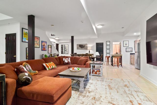 10411 Devon Court, Newburgh, IN 47630