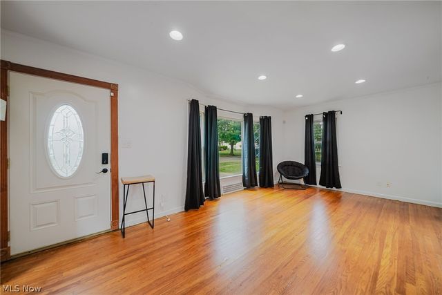 18400 Maple Heights Boulevard, Maple Heights, OH 44137
