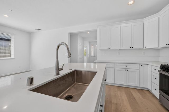 551 Fox Hunt Way, Rio Linda, CA 95673