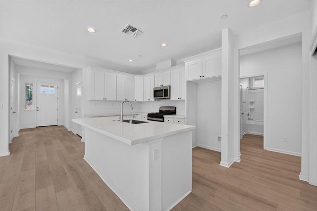 551 Fox Hunt Way, Rio Linda, CA 95673