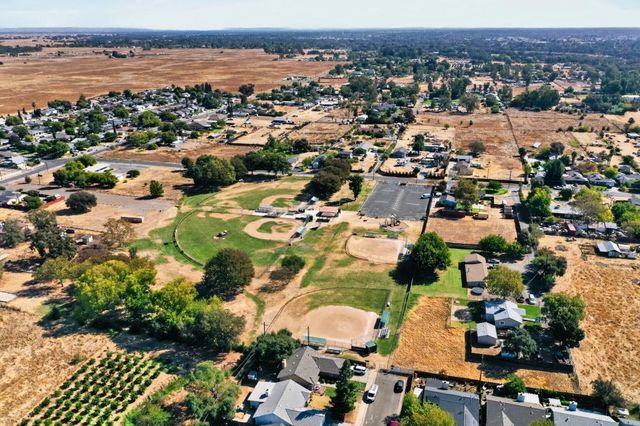 551 Fox Hunt Way, Rio Linda, CA 95673