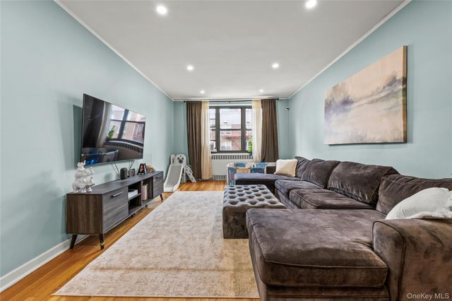 67-35 Yellowstone Boulevard 6A, Forest Hills, NY 11375