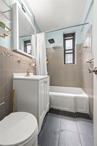 67-35 Yellowstone Boulevard 6A, Forest Hills, NY 11375